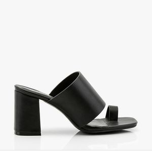 Le Chateau Block Heel Thong Slide